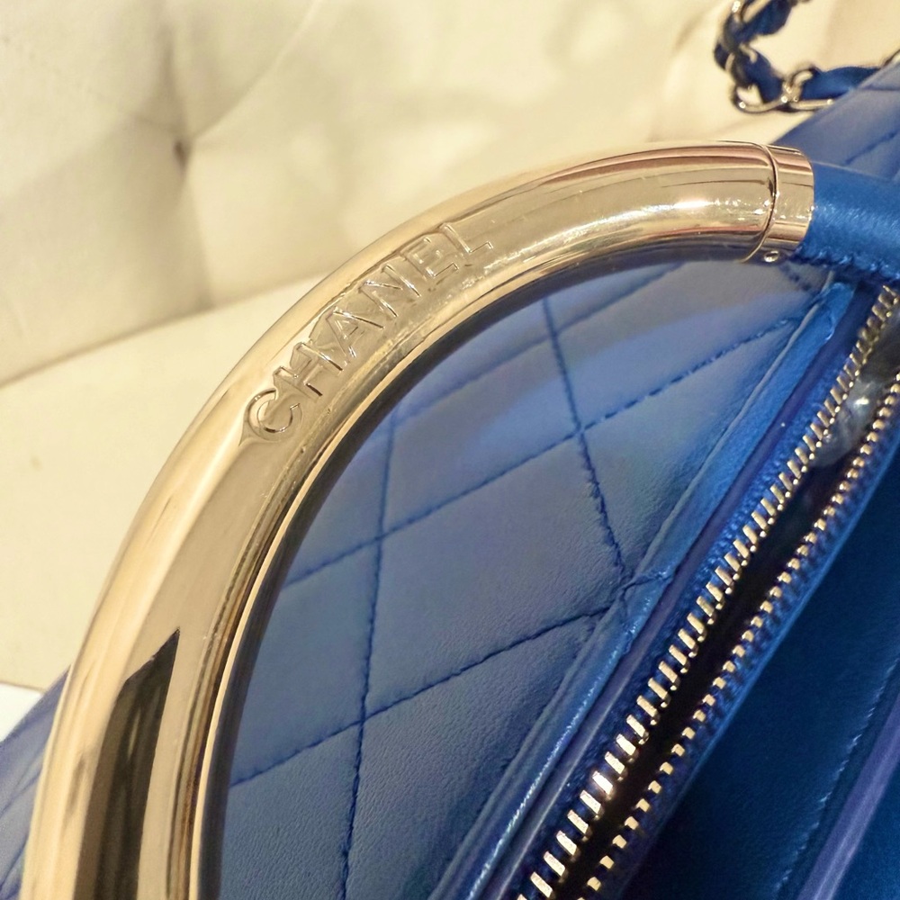 Chanel Royal Blue Quilted Shoulder Bag - Picture 5 of 10